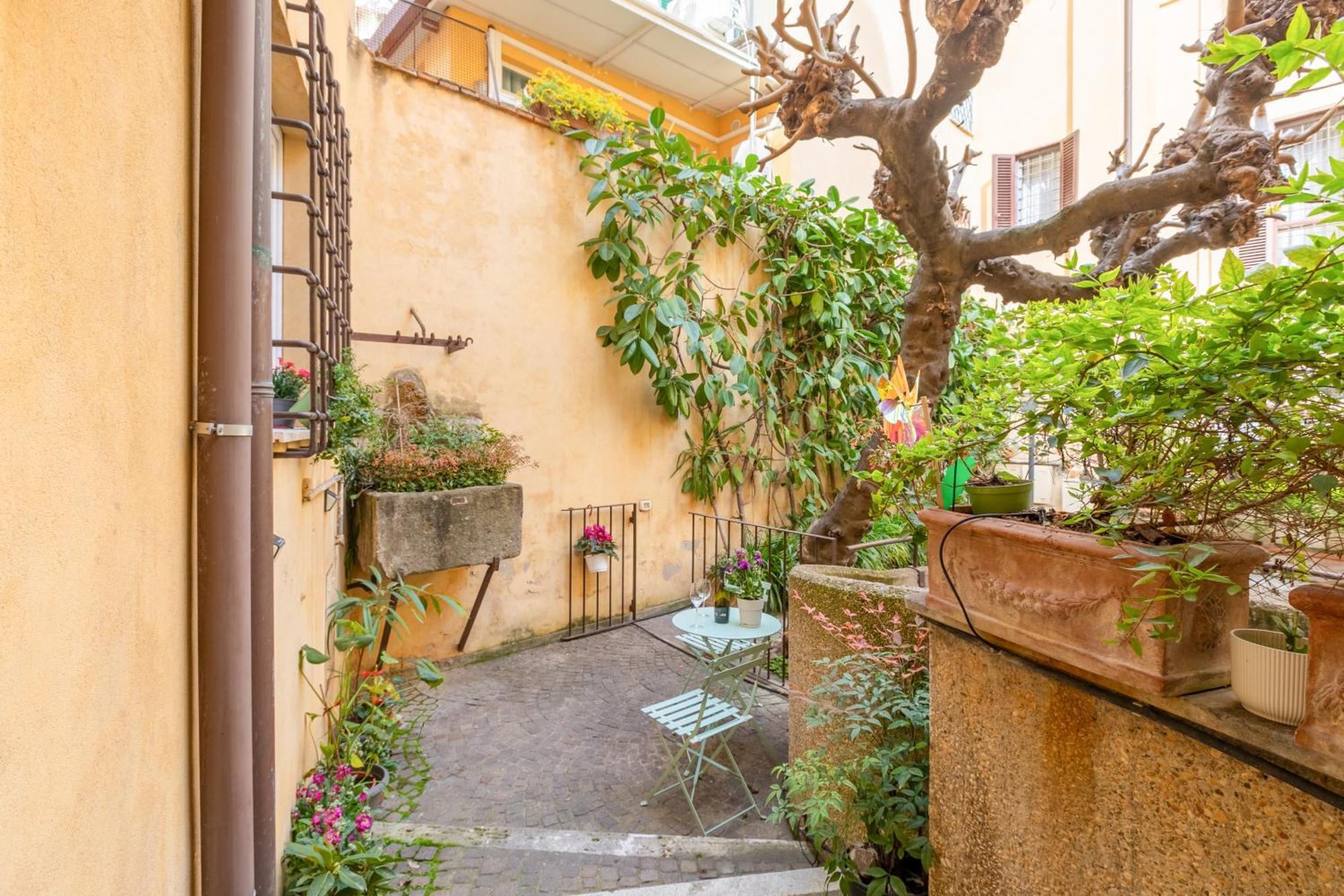 Quiet Trevi Fountain Apartment With Patio And Backyard Roma Exterior foto