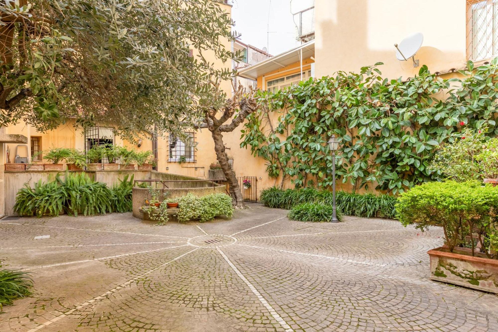 Quiet Trevi Fountain Apartment With Patio And Backyard Roma Exterior foto